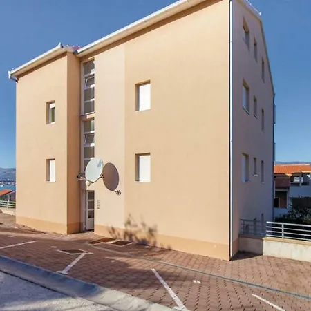 アパート Kristina *