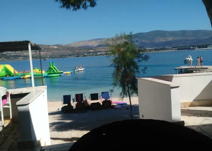 Kristina アパート トロギール