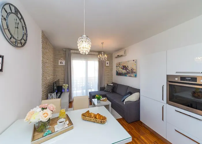 アパート Kristina